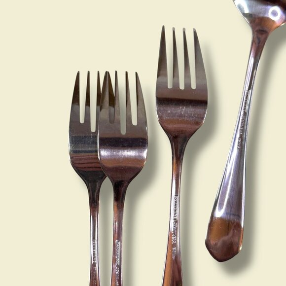 Cambridge Stainless Steel Flatware Set 12-Piece Silverware Forks & Spoons - Picture 11 of 14